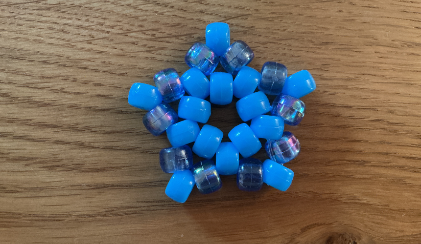 How to make a basic kandi star!!! Tutorial Image