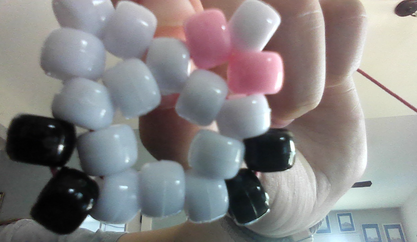 how to make a cute lil hello kitty charm :D Tutorial Image