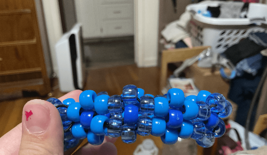 How to make a kandi flower cuff !! Tutorial Image