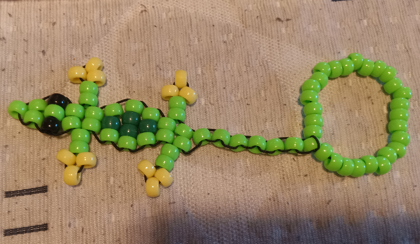 How to make a kandi lizard!! XD Tutorial Image