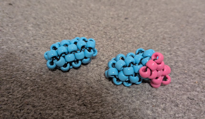 How to make a kandi pipis! Tutorial Image