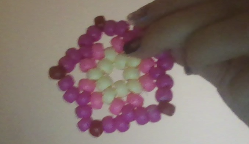 how to make a Kandi Sakura blossom Tutorial Image