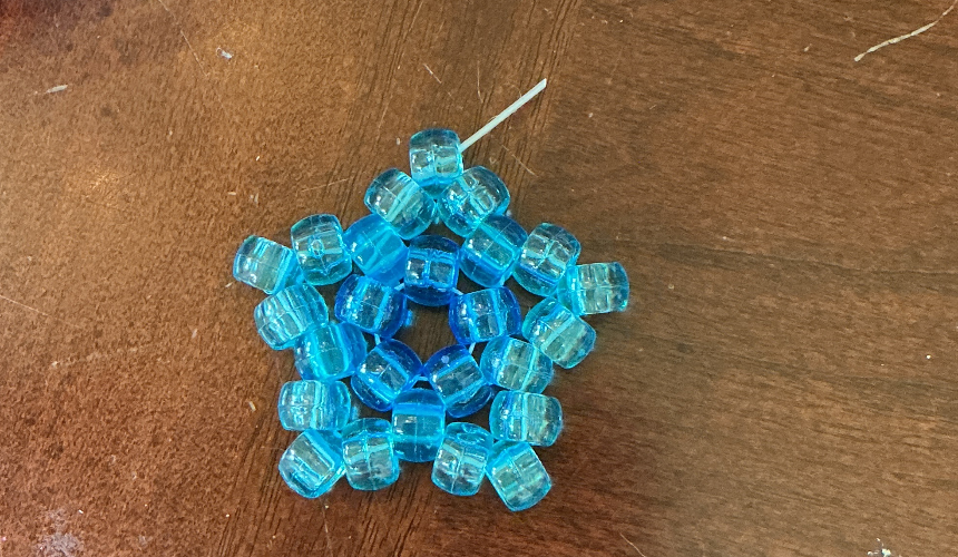 How to make a Kandi star!! Tutorial Image