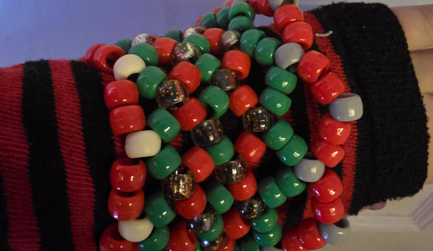 How to make jester cuff thingy Tutorial Image