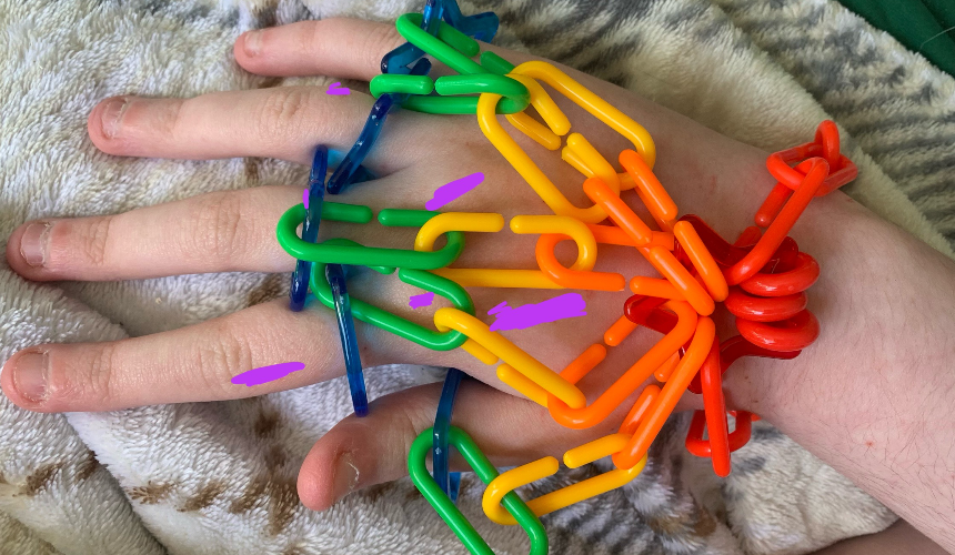 How to make this kewl chain glove >:3 Tutorial Image