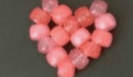 How to make uhhh easy Kandi heart for beginners