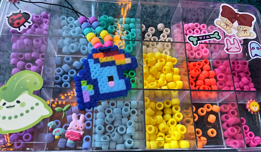 How to sting a pearler onto Kandi :3 Tutorial Image