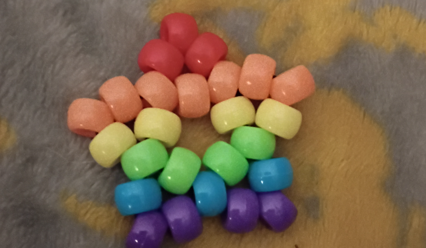 Rainbow Kandi Star (NOT A STAR TUTORIAL) Tutorial Image